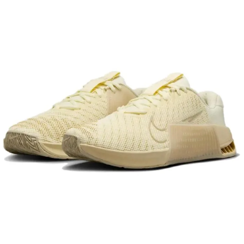 ナイキ メトコン 9 デザートカーキ レディース 耐摩耗性・ - Nike Shoes Metcon 9 のレビューと価格